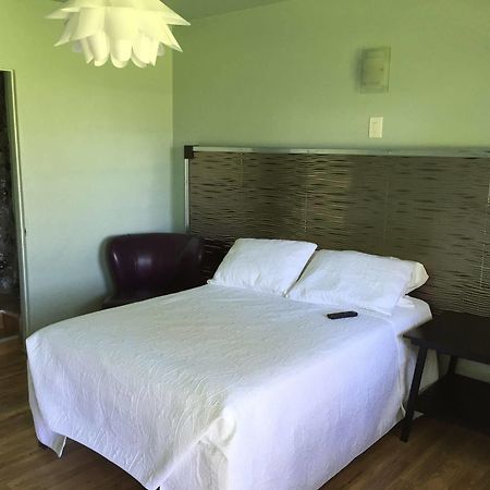 Olmito Rooms At The Pecan מראה חיצוני תמונה