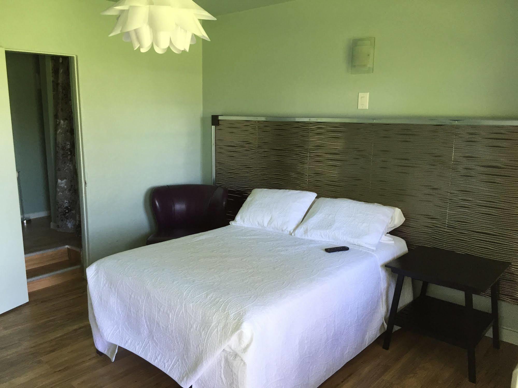 Olmito Rooms At The Pecan מראה חיצוני תמונה