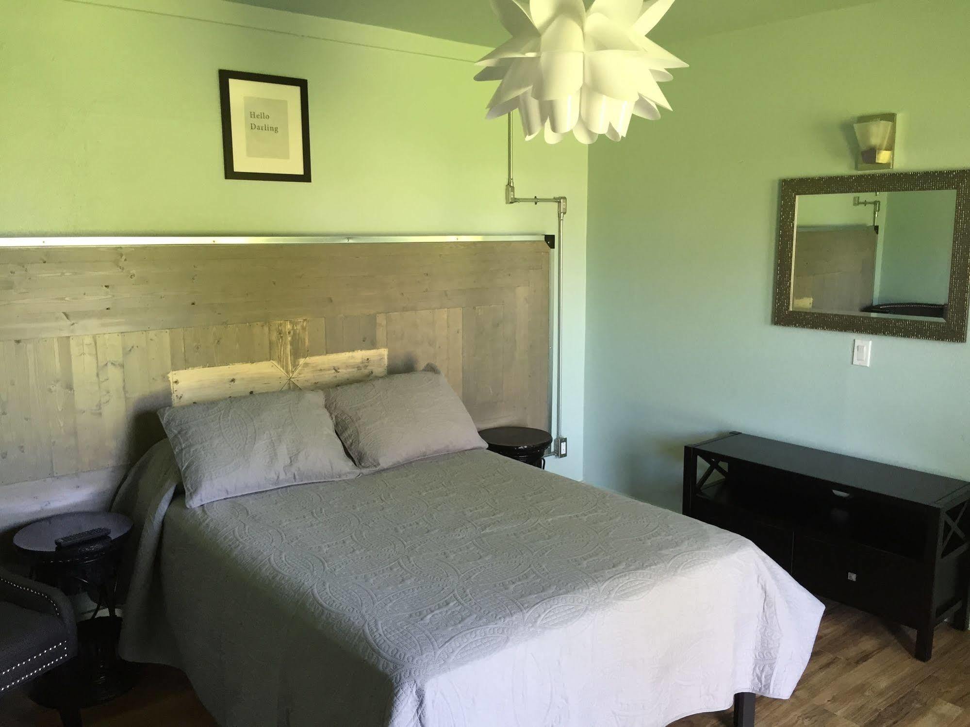 Olmito Rooms At The Pecan מראה חיצוני תמונה